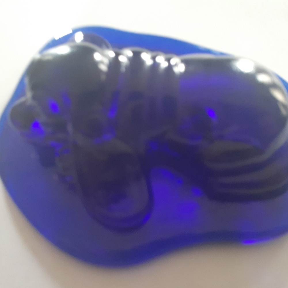 STUNNING Blenko Cobalt Blue 5" Art Glass Sleeping Dog Figurine.